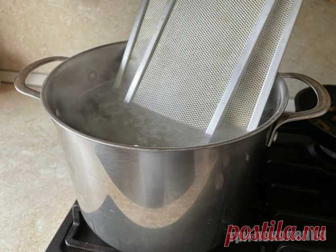 Простой способ держать вытяжку над плитой в чистоте. Теперь не нужно ничего тереть и пачкать руки | ТРИ ПОКОЛЕНИЯ | Яндекс Дзен