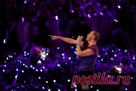 Группа Coldplay отменила концерты из-за болезни солиста. Британская рок-группа Coldplay отменила предстоящие концерты в Бразилии из-за болезни солиста Криса Мартина. Уточняется, что фронтмен заболел «серьезной легочной инфекцией», и ему предписали отдых в течение нескольких недель. Даты новых концертов пока неизвестны, их музыканты объявят позже.