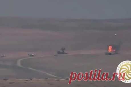 Уничтожение азербайджанской «Печоры» армянским боеприпасом показали на видео. В ходе войны в Карабахе осенью 2020 года Вооруженные силы Армении уничтожили зенитный ракетный комплекс С-125-2ТМ «Печора-2ТМ», принадлежавший армии Азербайджана. Как отмечается, удар был нанесен при помощи барражирующего боеприпаса. Момент атаки показали на видео, когда оно было снято, не уточняется.