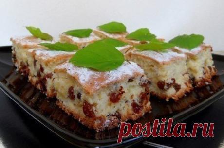 Лимонный кекс с изюмом. 

Очень нежный, тающий во рту кекс, не тяжелый, съесть можно много и не заметить :) 
Воздушный кекс с кислинкой и большим количеством изюма- отличный вариант выпечки к чаю! 
Рецепт:
Показать полностью…