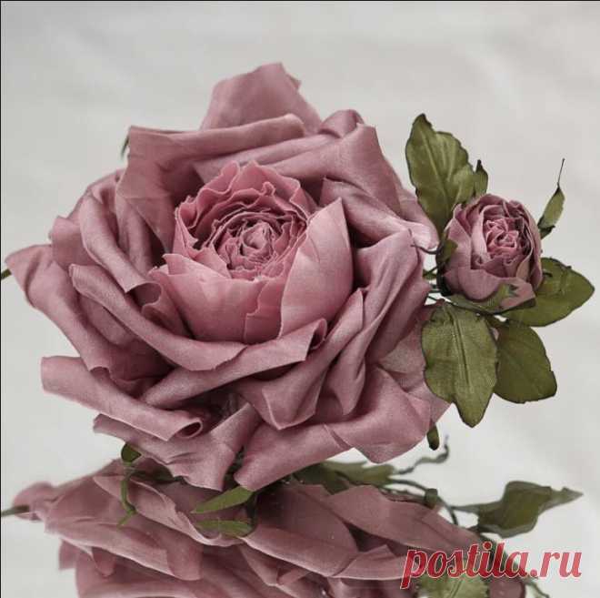 (9) Facebook