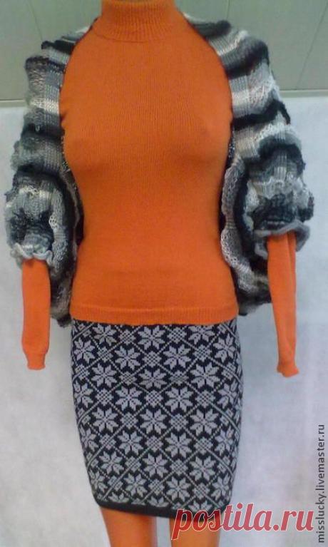 Легкий как перышко, необычайно мягкий ажурный шраг связан на машинке из мохера.
Совершенно незаменимая вещь для любого времени года, как дополнение к легкому платью, сарафану, топу.Когда подует прохладный ветерок, Вы его по достоинству оцените, накиньте на плечи - тепло, уютно,модно.
Это болеро придаст нотку романтики Вашему образу! На заказ могу выполнить из любой пряжи.
Модель из журнала &quot;Любо дело&quot;.
На заказ срок изготовления - 1 день при условии наличия нужного цвета пряжи.