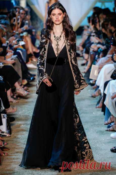 Caмая долгожданная 2018 года: Эли Сааб представил в Париже новую коллекцию платьев - Познавай мир