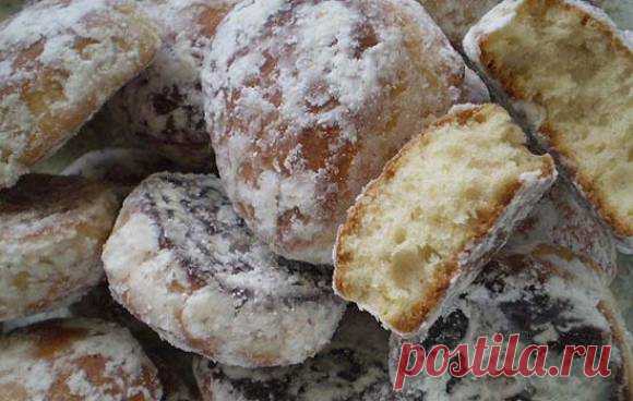 Пряники я больше не покупаю. Научила моя подруга- кондитер. Очень вкусно, а главное быстро, а как дети довольны! Если у вас залежался кефир в холодильнике, ни в коем случае не выливайте его – можно приготовить вкуснейшие домашние пряники. Предлагаю отличный рецепт из 90-х годов, которым пользовалась еще мама. Аромат от меда стоял умопомрачительный.