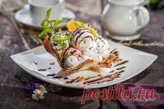 Мороженое с грецким орехом и взбитыми сливками • Итальянский ресторан «Белладжио» в Белгороде