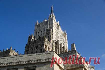 В МИД заявили об утрате Евросоюзом политического и экономического веса. Европейский союз (ЕС) потерял политический и экономический вес после аварии на газопроводах «Северный поток» и «Северный поток-2», заявил замглавы МИД России Михаил Галузин. «В итоге Евросоюз был вынужден оставить в прошлом все свои претензии на автономность и безоговорочно подчиниться курсу США», — сказал дипломат.