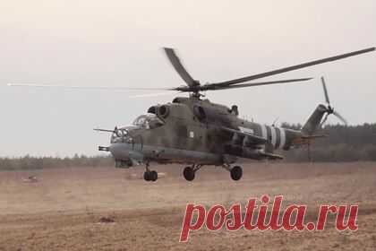 Российский экипаж вертолета Ми-24 уклонился от прямого попадания «Стингера» ВСУ. Российский вертолет Ми-24 при выполнении задач в районе Днепра уклонился от прямого попадания «Стингера», который был выпущен Вооруженными силами Украины (ВСУ). Об этом журналистам сообщили в Минобороны России. Группа ударных вертолетов за 7 минут подавила обнаруженные огневые позиции украинской армии.
