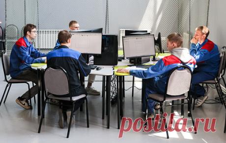 В Москве учредили гранты для колледжей за высокие результаты обучения студентов. Мэр столицы Сергей Собянин отметил, что средства пойдут на поощрение педагогов и мастеров производственного обучения