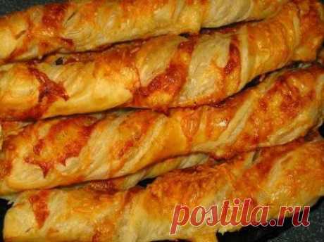 Рецепт с фото - Слоеные сырные завитки с красным перцем » ВКУСНЫЕ РЕЦЕПТЫ НА ЛЮБОЙ ВКУС, РЕЦЕПТЫ С ФОТОГРАФИЯМИ, ВИДЕОРЕЦЕПТЫ, РЕЦЕПТЫ САЛАТОВ И ТОРТОВ