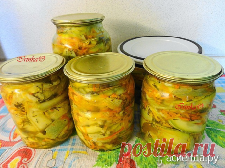 Салат из кабачков и моркови.
