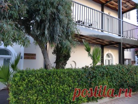 А надо ли стремиться к тому, чтобы быть идеальной
Нет, нет и ещё раз нет. Я уж не знаю, кто придумал, что жизнь — это тяжёлая ноша, прожить её надо в неоплатном долгу перед всеми, а также с осознанием собственной никчёмности, если не делаешь ничего полезного, но… Друзья мои, жизнь должна быть в радость. И я не о той радости, которая добывается искусственным путём, […]
Читай дальше на сайте. Жми подробнее ➡