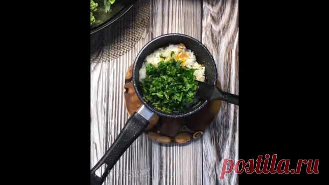 АРОМАТНЫЙ РИС

Как превратить обычный рис в ароматнейший, чудесный и вкусный гарнир!

Рис отварной
Оливковое масло
Цедра 1 лимона
Сок лимона (по вкусу)
Зелень (у меня петрушка и мята)
Лук (у меня шалот)
Перец болгарский
Соль, перец, чеснок

Рис отварить.
В сотейнике на оливковом масле обжарить Чеснок до румяности. Далее чеснок выбрасываем. Слегка обжариваем мелко порезанный лук, болгарский перец. Добавляем отварной рис, петрушку, мяту, цедру 1 лимона, немного лимонного сок...