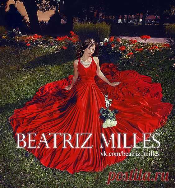 Длинное красное платье трансформер с юбкой солнце
https://vk.com/beatriz_milles
