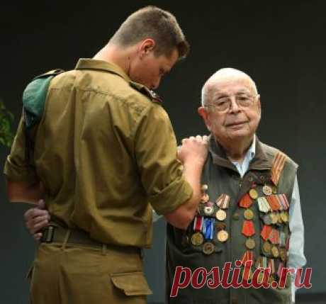 Дед выжил в гетто и брал Берлин, внук стал разведчиком ЦАХАЛа 93-летний Зиновий Борисович К. живет в Ашдоде. О его удивительном спасении написаны три книги, но теперь его фамилия засекречена. Внук Зиновия готовится стать офицером израильской разведки