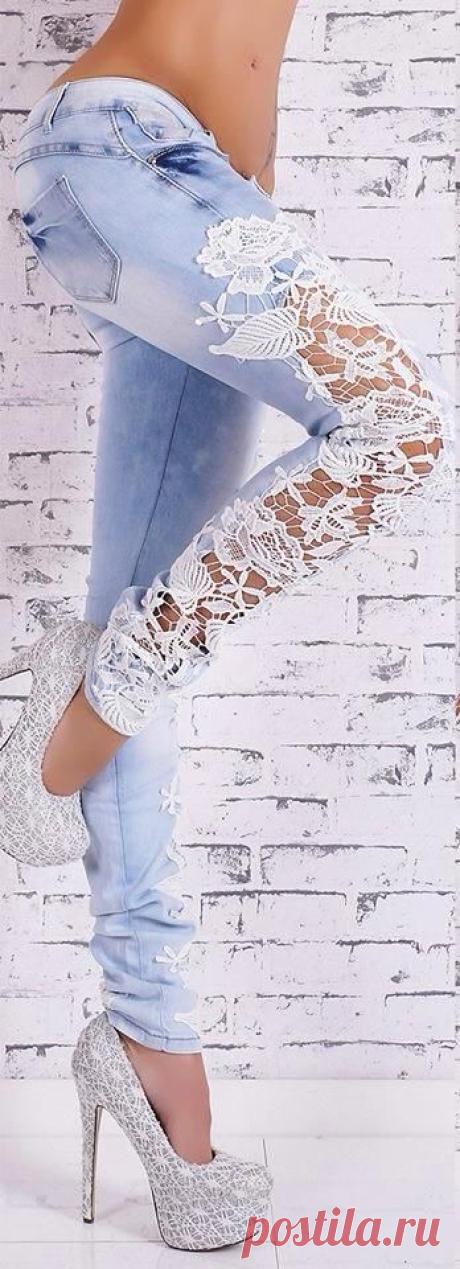 Light Blue Boho - not sure about the lace.. https://www.trish120.wordpress.com | Fashion. | Джинсы, Деним Джинсы и Кружева