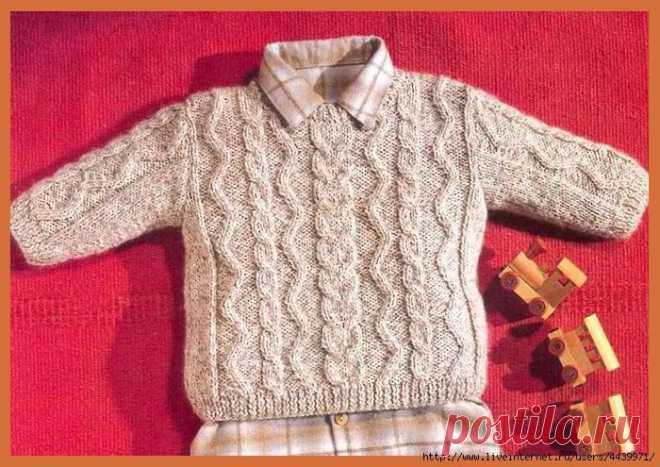 Пуловер с рельефными узорами для мальчика.