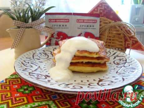 Картофельно-луковые оладьи с сосисками - кулинарный рецепт