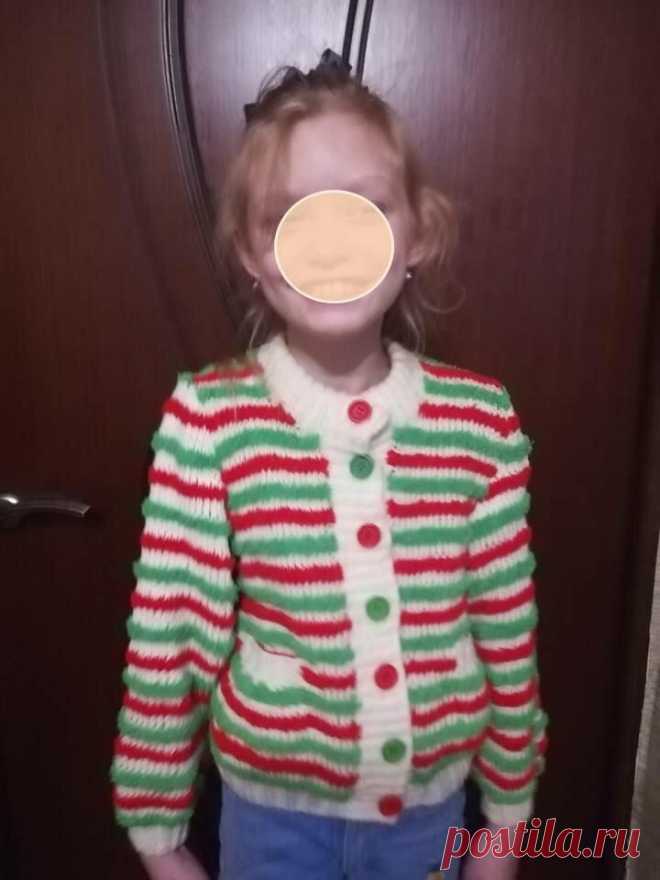 Прохладными деньками всем хочется тепла. Вязаные вещи будут к месту.
Добрый вечер, всем , кто заглянул ко мне на секунду, и задержался ))) Я очень рада видеть Вас всех у себя в гостях! С каждым днём всё ближе и ближе дыхание зимы! Правда, наши, кубанские зимы, больше похожи на осенне-весеннюю мазню))), но тем не менее, прохладными деньками всем хочется тепла. И решили мы с Дашулей […]
Читай дальше на сайте. Жми подробнее ➡