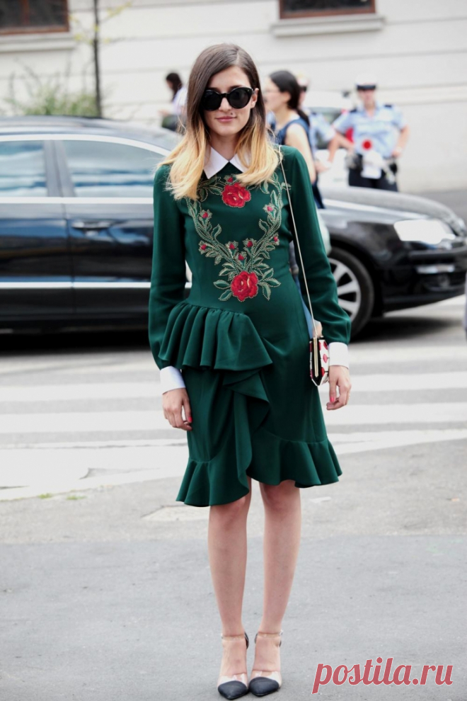 Вышитое платье Moschino  FW 13-14 Модная одежда и дизайн интерьера своими руками