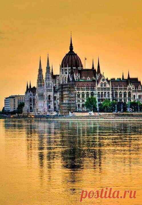 Hungarian Parliament. Amazing architecture. | Tomoko Yagisawa приколол(а) это к доске Europe