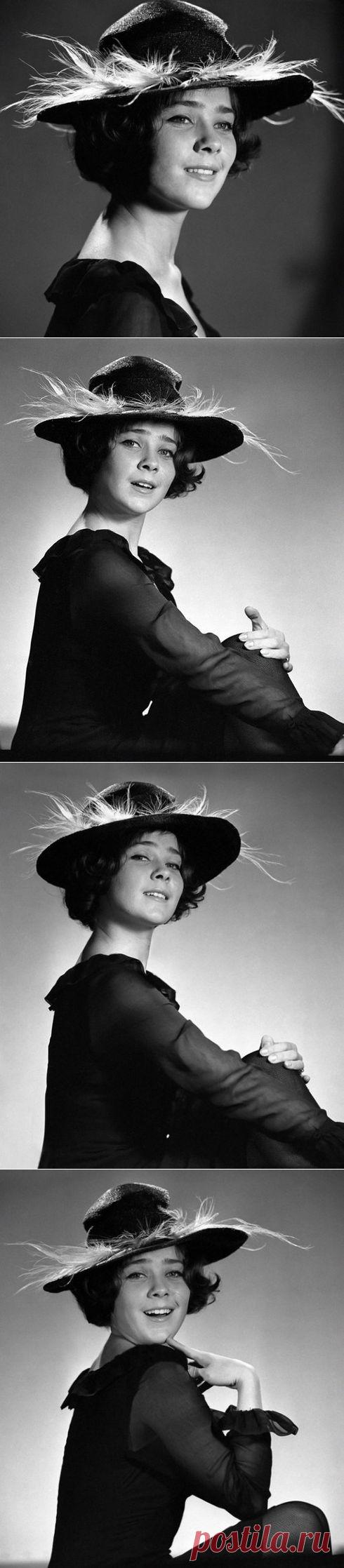 Лариса Голубкина. | Ностальгический клуб любителей кино .