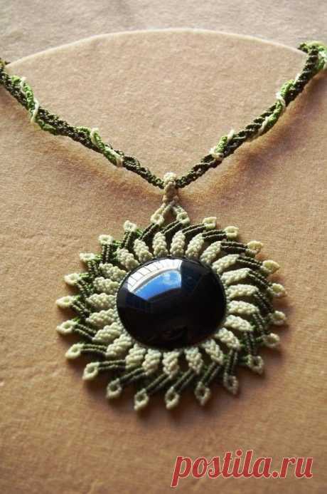 (11) Cavandoli Macrame STATEMENT NECKLACE MANDALA with by ARUMIdesign, €49.00 | Макраме | Массивные Ожерелья, Ожерелья и Мандалы