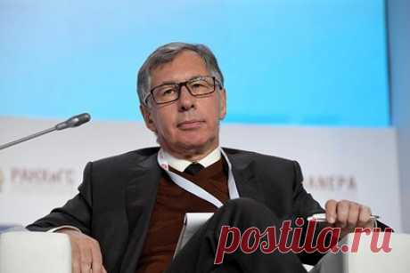 Совладелец Альфа-Банка назвал инвестиции на Западе ошибкой. Многомиллиардные инвестиции в западные страны были ошибкой, заявил совладелец Альфа-Банка Петр Авен. Ранее бизнесмен назвал его включение в санкционный список несправедливым и сравнил введенные запреты с конфискацией имущества. Он также пожаловался на отсутствие прозрачного и эффективного механизма оспаривания санкций.