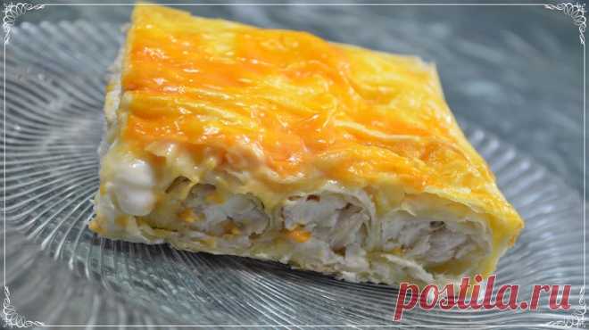 Божественно вкусный пирог с куриным филе Поверьте: это действительно очень вкусный и самый простой рецепт пирога, с начинкой из курицы и плавленого сыра. Стоит попробовать его всего один раз – и будете готовить постоянно:...