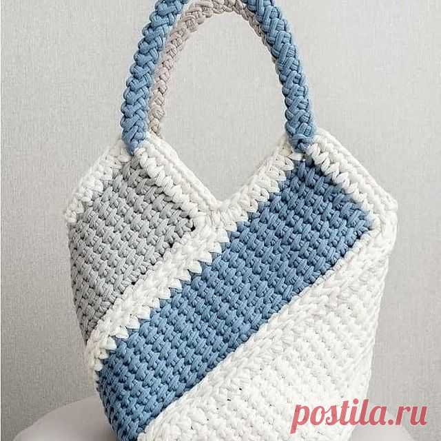 Leia a descrição ⤵
.
📷 by bluetenzauber_crochet
.
.
▶Separamos um super guia com centenas de receitas criado com carinho para você iniciante ou profissional!
✔Nele você receberá várias opções de gráficos, um mais lindo que o outro
✔Vídeo aulas passo a passo para iniciantes e avançados
✔Você também aprenderá a vender suas peças através da internet
✔Apostilas passo a passo e muito mais!
✔Bônus exclusivos para as próximas 11 pessoas
.
Para saber mais acesse...