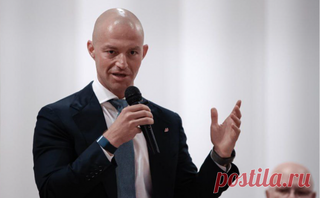 Главу «Марафона» избрали президентом Федерации тяжелой атлетики России. У Александра Винокурова не было конкурентов. Он сменил на посту Дмитрия Василенко. Тот победил на выборах в ноябре, но федерации вскоре приостановили аккредитацию