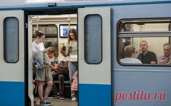 Сбой произошел на оранжевой ветке метро Москвы. В Москве произошел сбой на южном участке Калужско-Рижской — оранжевой — линии метро.