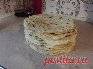 Лаваш 

Я очень люблю ЛАВАШ. Но в магазине он не очень вкусный, долго искала рецепт, вот наконец то нашла. Теперь для меня не составляет особого труда нажарить лепёшек. 40 шт за 1 час. Вкуснотище , куда там магазинным. Это рецепт 1 порции, я всегда готовлю 2 порции(40шт) 

Ингредиенты: 
Показать полностью…