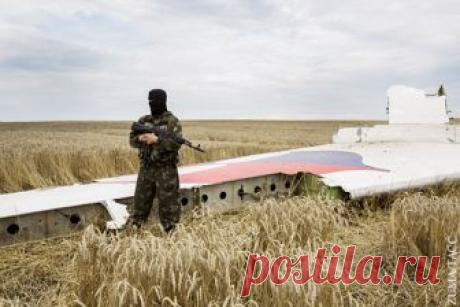 Лавров потребовал от Украины ответов на ряд вопросов по крушению MH17  Министр иностранных дел России Сергей Лавров по итогам переговоров с главой МИД Нидерландов Стефом Блоком заявил, что Украина должна ответить на некоторые вопросы по крушению малайзийского Boeing-777.