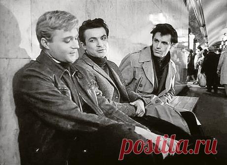 Плейкаст «Спокойно, товарищ, спокойно»