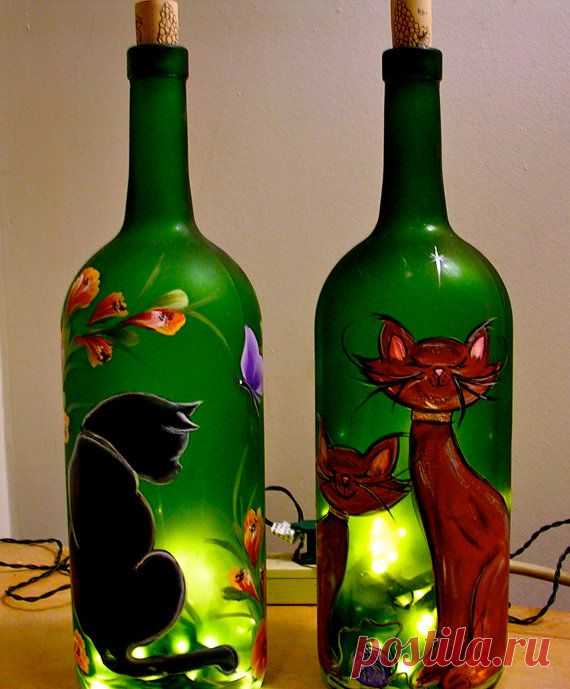 Lighted Wine Bottle / Hand Painted Cat / Decorative Lamp