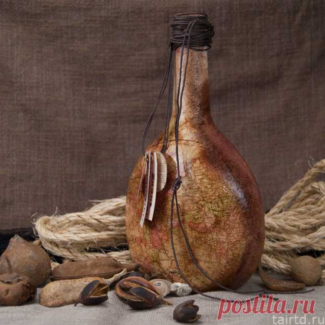 Butelki Decoupage na 23 lutego dla mężczyzny Cognac, whisky, rum - drogie napoje alkoholowe są tradycyjnie uważane za doskonałe prezenty dla mężczyzn. Jednak zakup butelkę cokolwiek piękny design nie istnieje żaden element kreatywności i wyłączności ... Oferujemy dobry pomysł na prezent dla mężczyzny na 23 lutego, w rocznicę - decoupage butelki likieru z rękami. Uzupełnimy również wystrój o dwustopniowe spękania i dekoracje papierowe. Do butelek decoupage z alkoholem potrz...