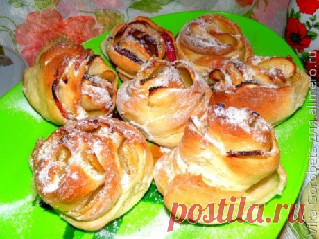Яблочные булочки-розочки