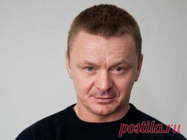 Звезде сериала "Физрук" исполнилось 47 лет: новые работы в кино актера Владимира Сычева