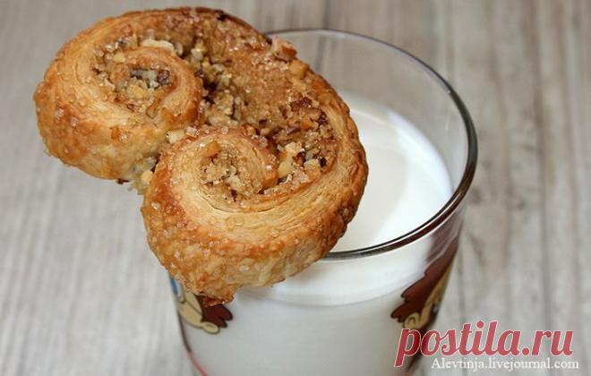 ПЕЧЕНЬЕ "УШКИ" ИЗ СЛОЕННОГО ТЕСТА