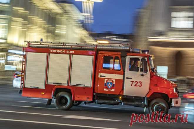 Пожар в Набережных Челнах, где загорелись торговые павильоны, ликвидирован. Площадь возгорания составила 6,8 тыс. кв. м.