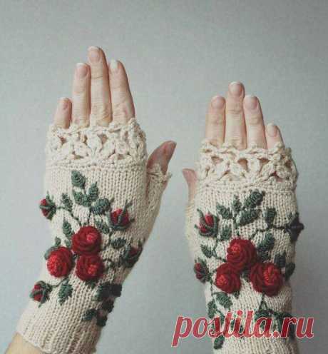 (4) Facebook
