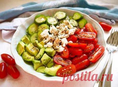 6 салатов со спелым авокадо. Ореховый привкус, мягкая текстура и море пользы в придачу. Не забудь сбрызнуть лимонным соком. — Домашняя кулинария