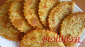 Горячие ароматные слоеные чебуреки - это очень вкусно! ПРИГОТОВЬТЕ ОБЯЗАТЕЛЬНО! Когда откусываешь такой чебурек, тесто не перебивает вкус фарша, а лишь очень нежно дополняет его! Ну просто чудо!