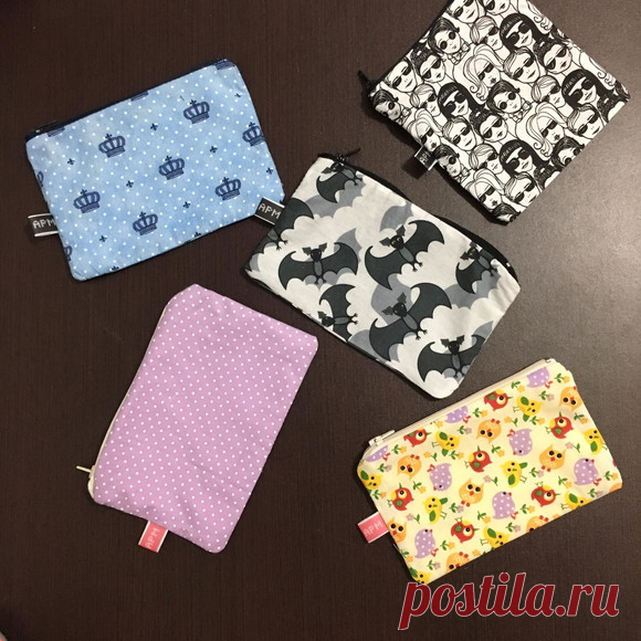 Porta Moedas no Elo7 | Loja Life Geek (9AD3B7) Porta Moedas confeccionada em tecido 100% algodão, forrado com fechamento com zíper. Super prático para guardas suas moedinhas, seu celular, absorvente ou e até mesmo a chave da sua casa! 
O produto pode ser personalizado, como nas cores dos aviamentos ou estampas dos tecidos. Os valores dos prod...