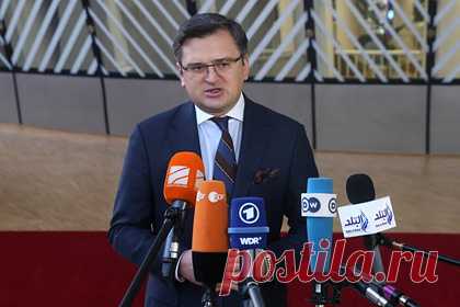 Украина призвала к хладнокровию на фоне возможного признания Россией ЛНР и ДНР. Министр иностранных дел Украины Дмитрий Кулеба заявил, что Киев и весь мир следят за действиями России в вопросе возможного признания самопровозглашенных республик Донбасса. Он упомянул о последствиях такого шага, а также призвал зарубежных партнеров хладнокровно фокусироваться на усилиях по деэскалации.