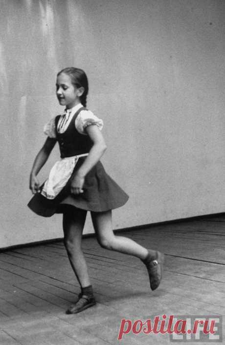 Москвички в 1959 году / Назад в СССР / Back in USSR
