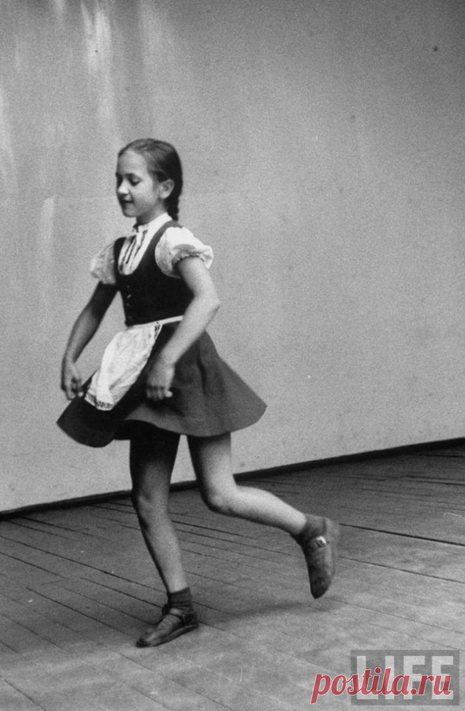 Москвички в 1959 году / Назад в СССР / Back in USSR