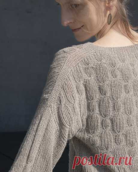 DRIFTING WAVE SWEATER