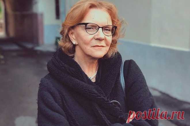 В театре Et Cetera назвали покойную Владимирову выдающейся актрисой. Завлит театра Татьяна Никольская заявила, что Владимирова несла в мир положительные эмоции и жизнелюбие.