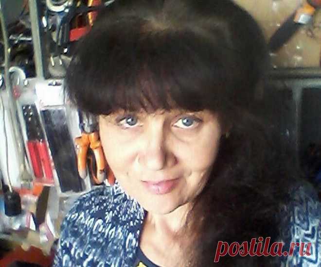 Где можно задать вопрос ясновидящим? Гадалки и ясновидящие России. Гадания онлайн на все случаи жизни 100% Помощь ясновидящих, Гадания и предсказания, Хорошие гадалки Гадалки, Экстрасенсы и Ясновидящие в России . Гадания на все случаи жизни : Карты Таро, Руны, книга вопросов и ответов, цыганский расклад и т.п Где можно